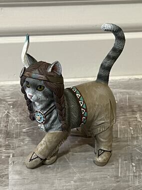 Collectible cat figurine “Running Purr” from The Hamilton Collection Made